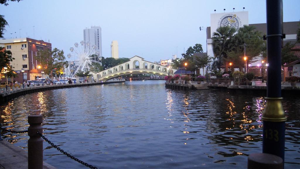 Relax & Chill At Malacca River Екстер'єр фото
